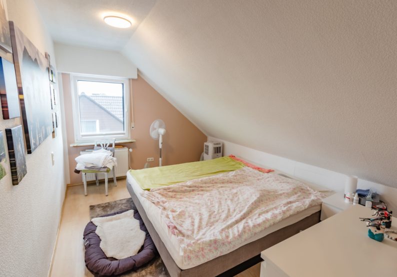 Schlafzimmer DG.