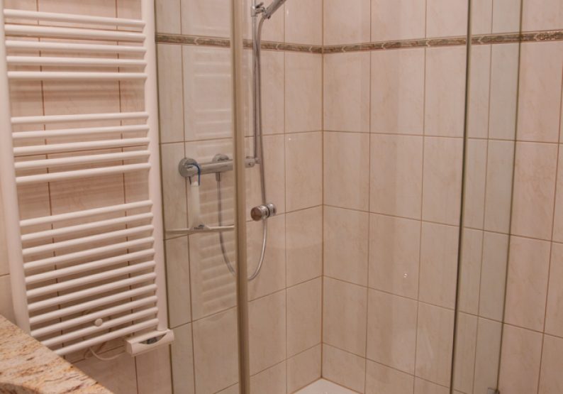 Badezimmer Ansicht 2